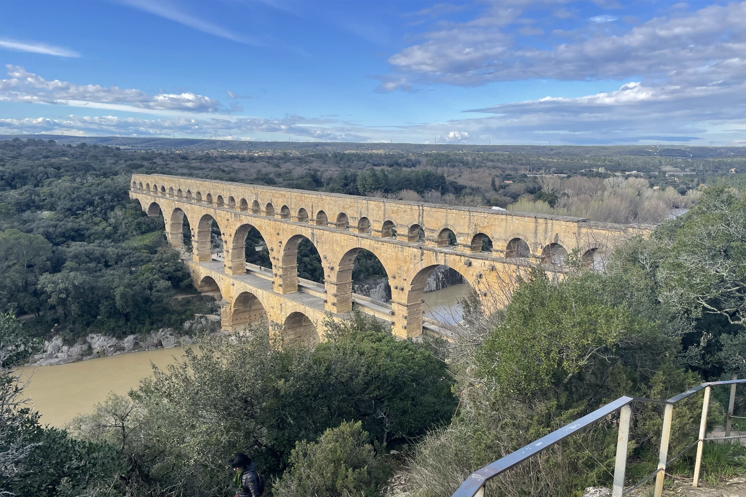 Pont du Gard vue panoramique en hauteur