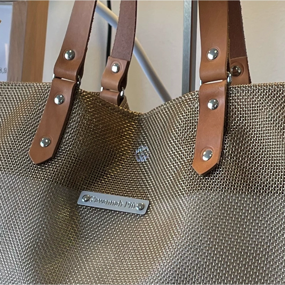 Créations en cuir de Sandrine Schlup, S'avannah Piu à Nîmes